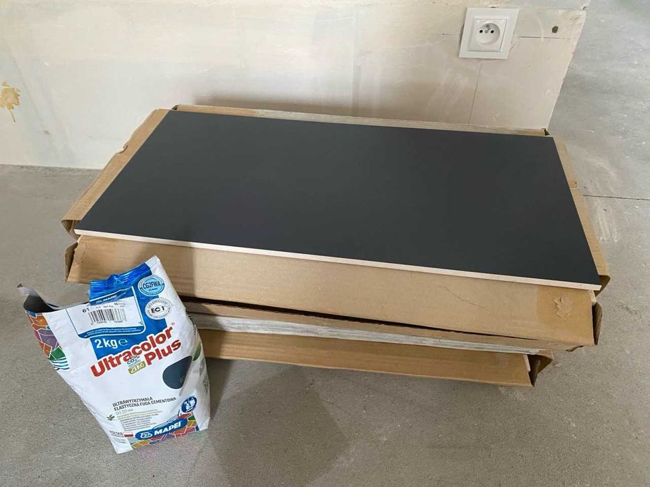 Niebieskie płytki 30x60 + fuga