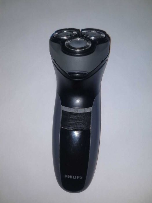 Продам бритву Philips