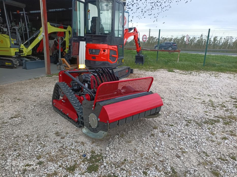 Destrocedor novo de martelos telecomandado híbrido/ diesel 350kg