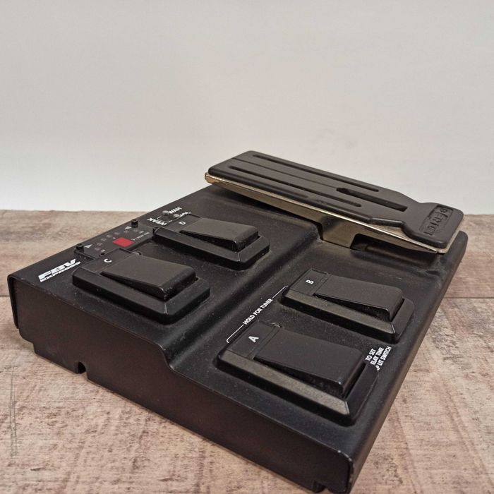 Line6 FBV Express Mk I sterownik nożny footswitch do wzmacniaczy