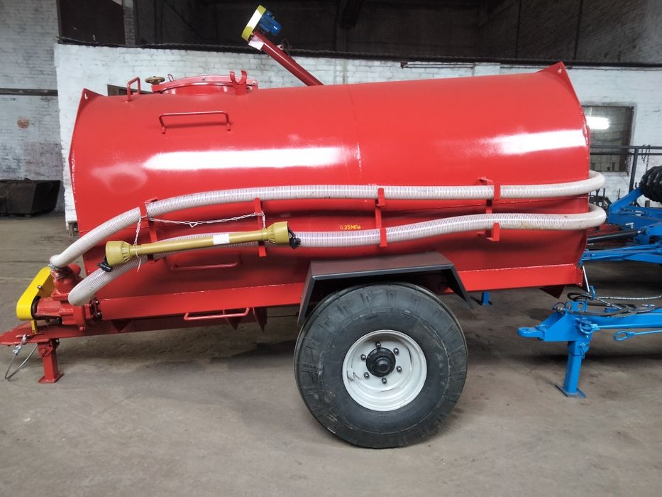 Уманьферммаш Апв-3,Апв-4 бочка агрегат для перевезення води