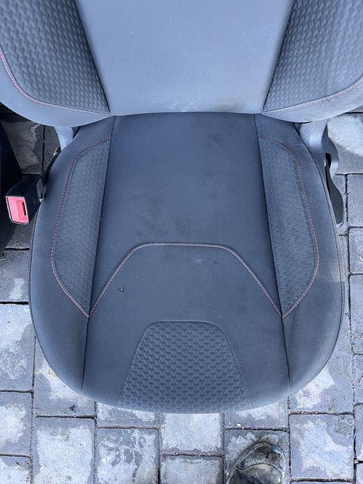 Fotel lewy prawy kanapa opracie Ford Focus MK3 ST-LINE Grzane europa