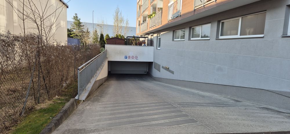 Garaż podziemny w apartamentach super lokalizacja Gorąco polecam!!! - Widok 2