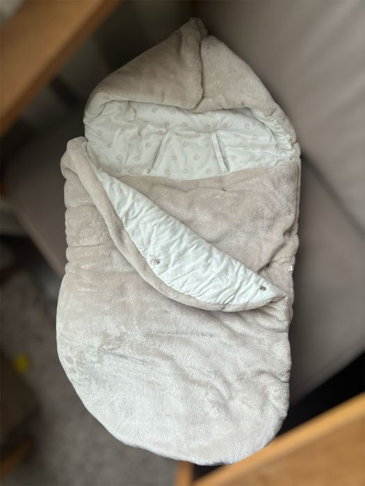 Комбінезон + теплий конверт, шапочки в подарунок