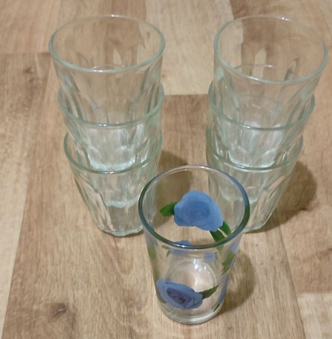 Столовые приборы посуда и хрусталь