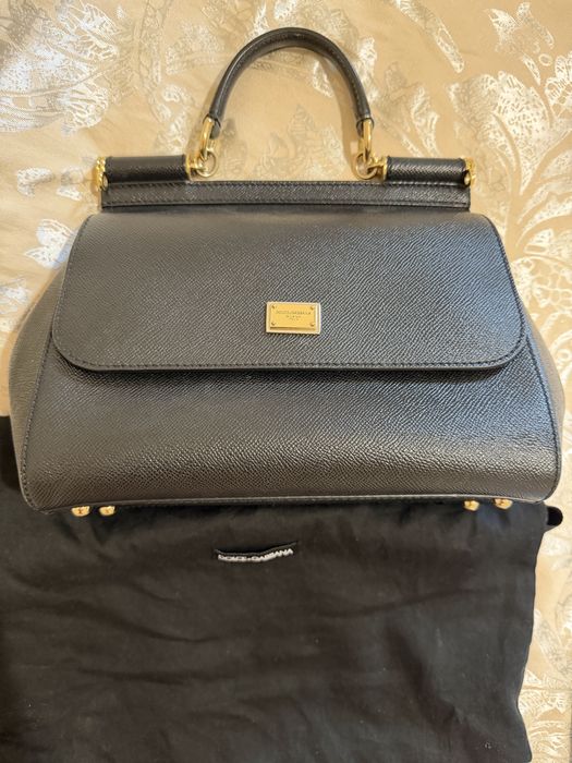 Сумка Dolce & Gabbana Sicily, оригінальна модель у впізнаваному класичному дизайні бренду.