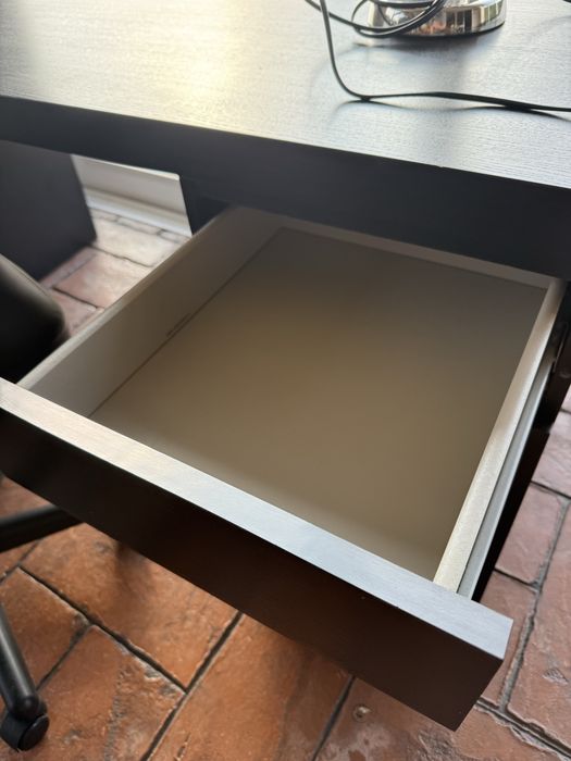 Secretária MALM IKEA Preta Ótimo Estado