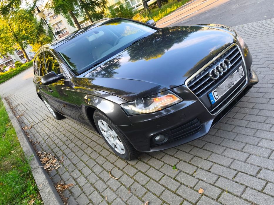 Audi A4 B8 2.0TDi 170 km/Xenon ledy przód i tył/2x kolorowy wyświetlacz