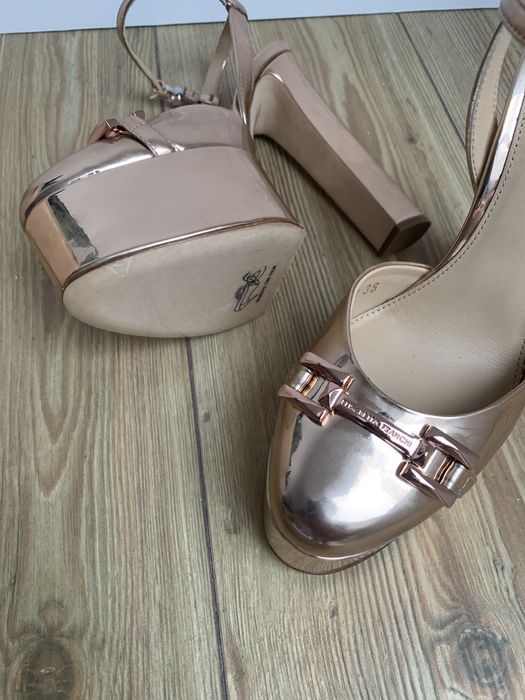 Sapatos de salto alto Elisabetta Franchi