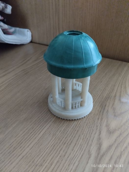 Продам пластиковую беседку с диапозитивом внутри, СССР 50-60е года