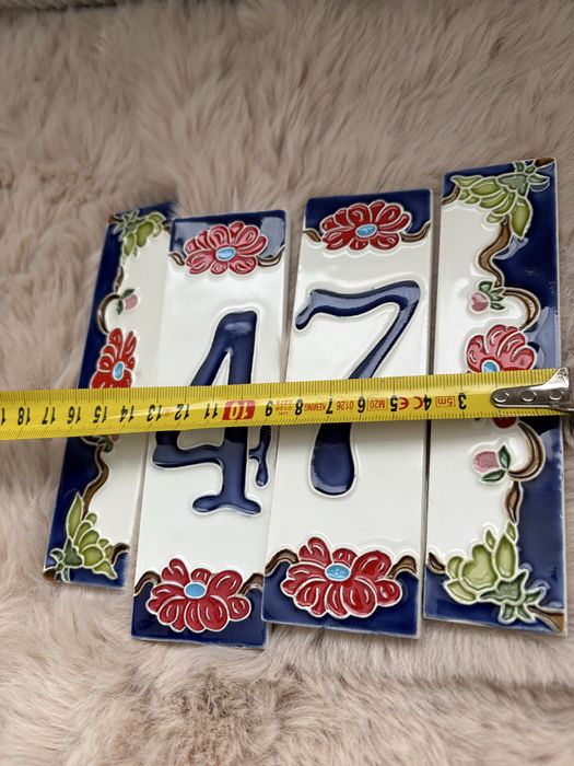 ręcznie wykonane ceramiczne numery na dom
