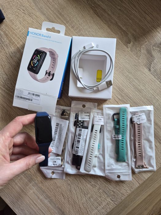 Honor Band 6 смарт годинник