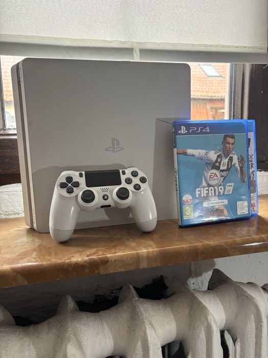 Konsola Playstation 4 slim 500Gb + Pad + 2gry OKAZJA!!!