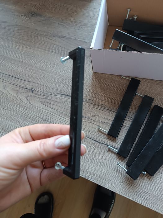 Uchwyty meblowe 129mm czarne