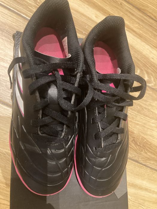 Buty halówki - do piłki nożnej, 36,5