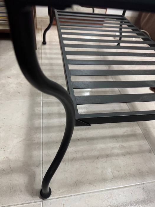 Mesa centro em ferro com vidro temperado