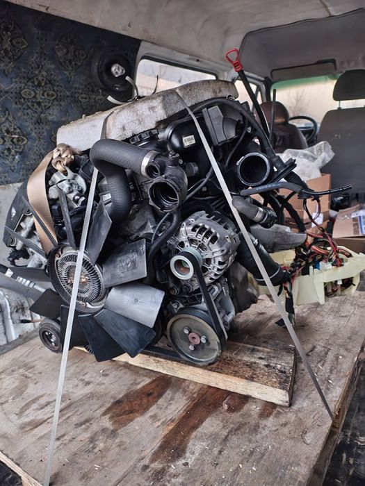 В продажі двигун BMW M54B30