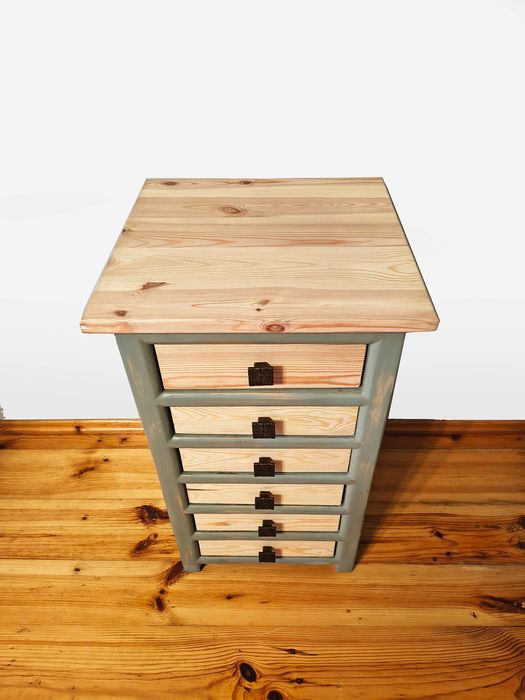 Komoda retro z litego drewna