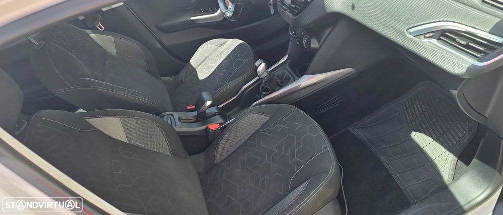 Peugeot 2008 1.2 PureTech Style