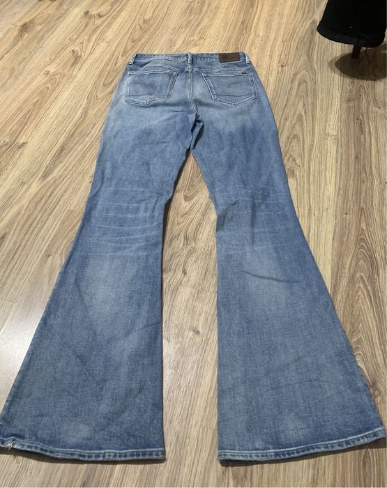 bootcut jeans (клеш, кльош, буткат, flared, bootcut, флеред, фларед)