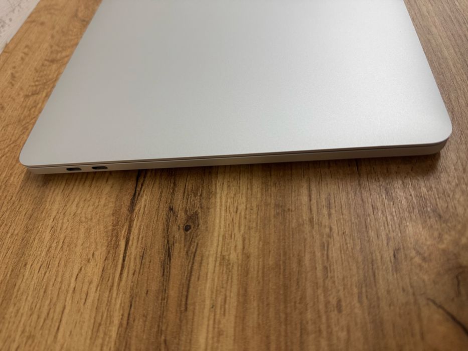 MacBook pro 13 M1 8/512 87% стан ідеал