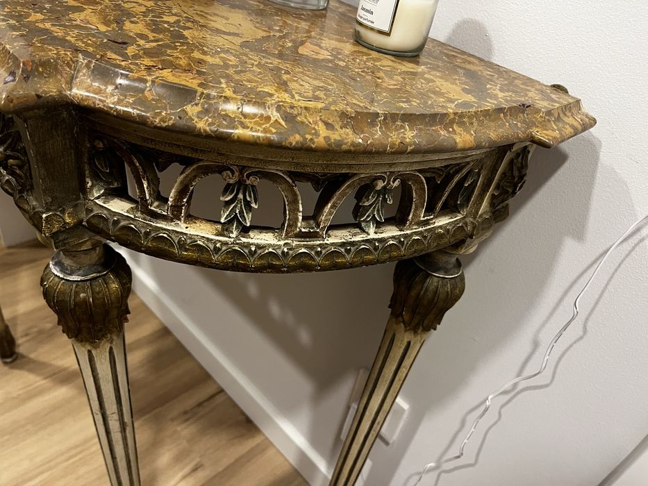 Mesa mármore (credência) em excelente estado