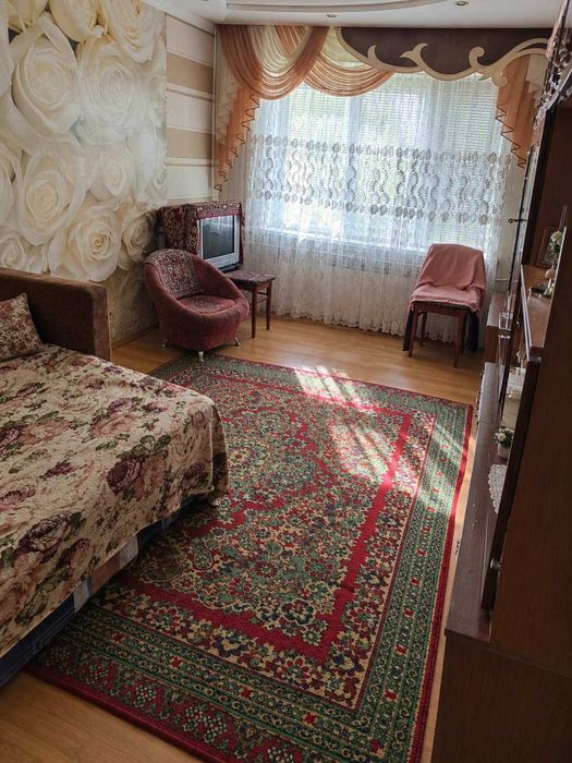 АН Здамо 2 кімн Павлоград,  Центр 1-й поверх