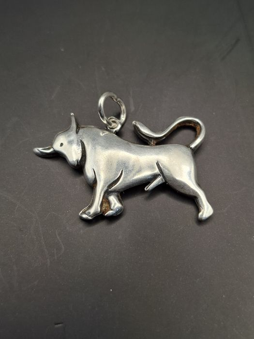 Zawieszka srebro byk