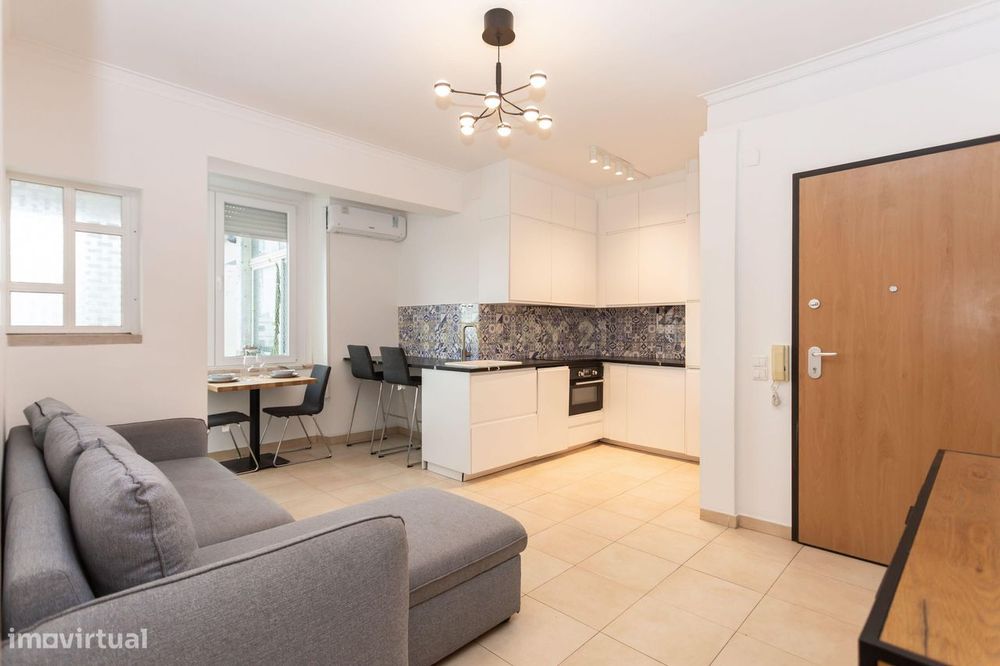 Apartamento T2 totalmente remodelado e vista mar na Costa de Caparica
