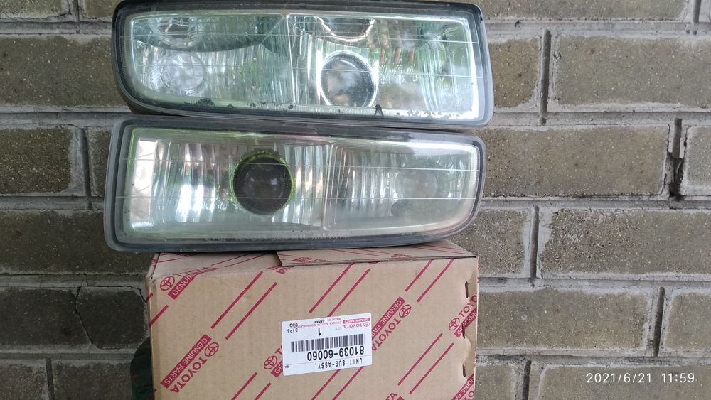 фары и противотуманки Lexus LX 470, оригинал