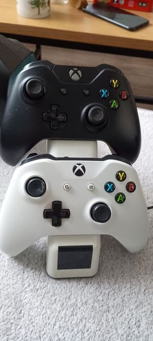 Pady do gry xbox+ ładowarka