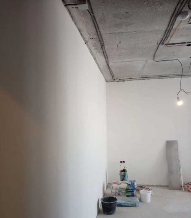 Гипсовая штукатурка и цементно-песчаная штукатурка стен шпаклёвка ...