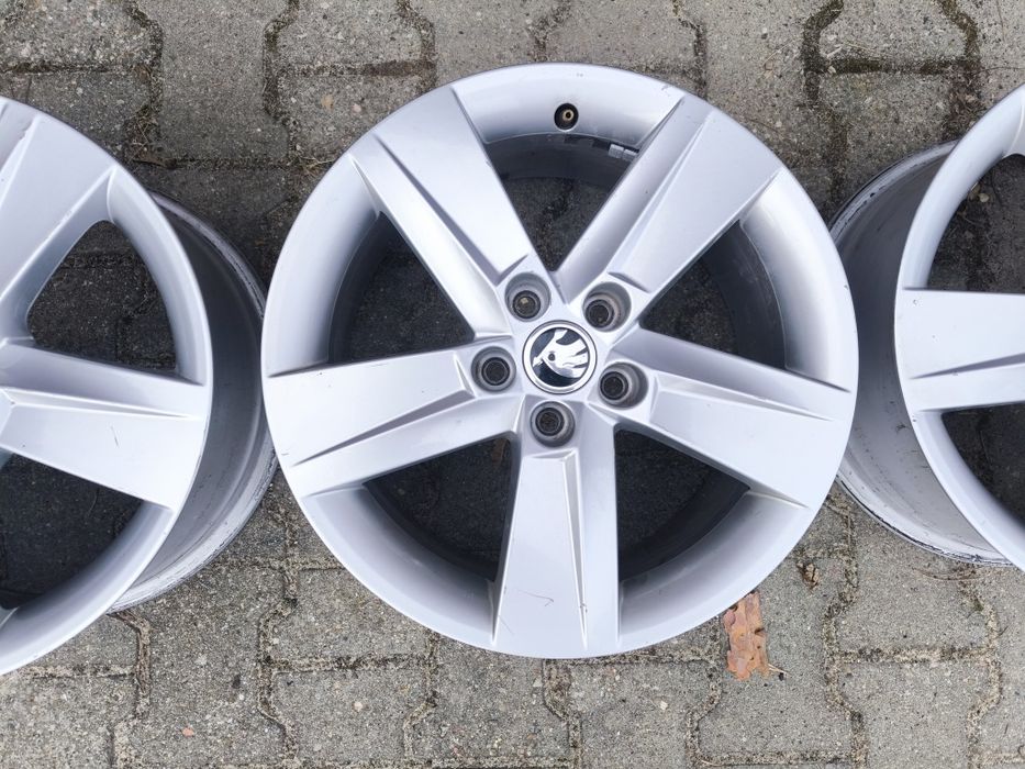 Felgi Aluminiowe 16 Cali 5x100 7Jx16 ET46 Skoda Fabia Rapid