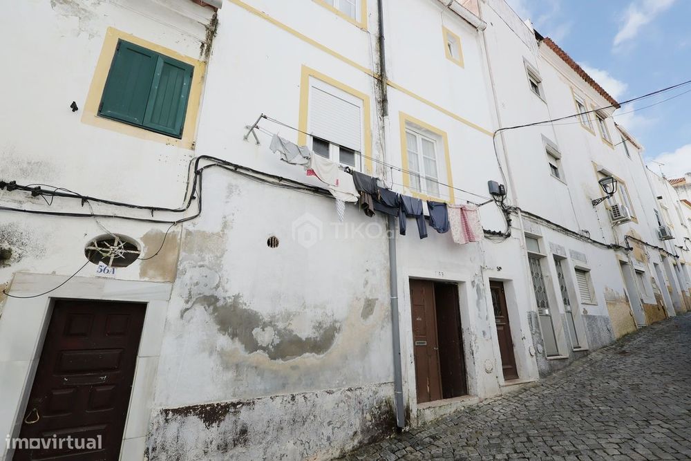 Oportunidade Única No Centro Histórico De Elvas – T2 Com Elevado Poten