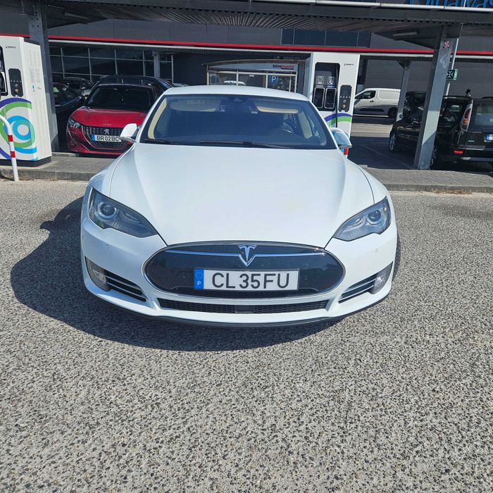 Vendo Tesla S 85 Impecável de tudo