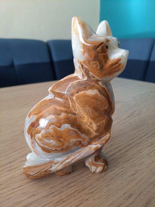 Figurka kota kamienna