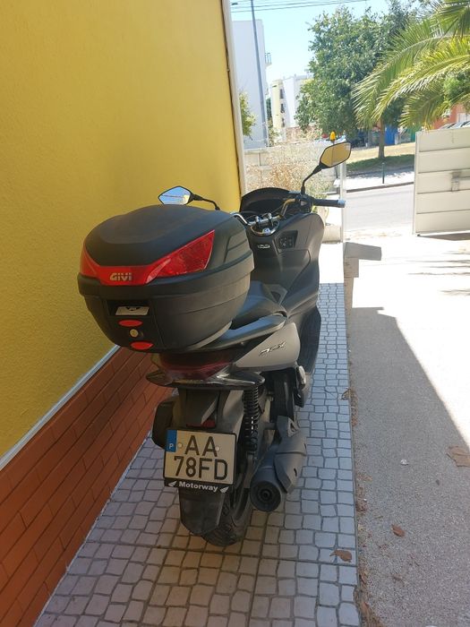 Honda PCX 125 de 2019 – 16.219 km – Top Case Givi