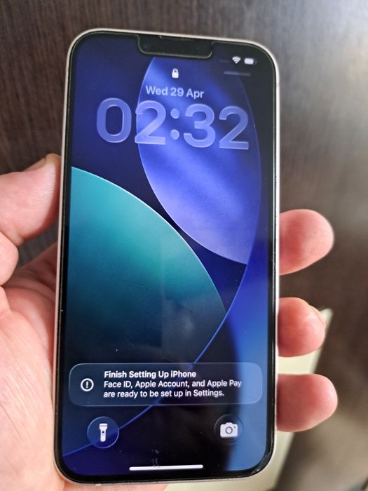 Iphone 13 używany b.dobry stan