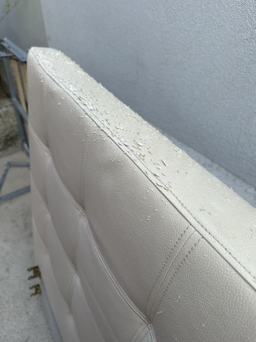 Cama completa + estrado maio ou menos funciomante + tampo do chao