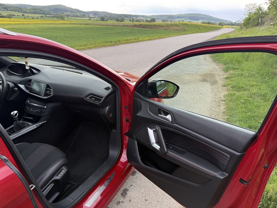 Peugeot 308 GT Line Full Led Sam parkuje 6 biegów