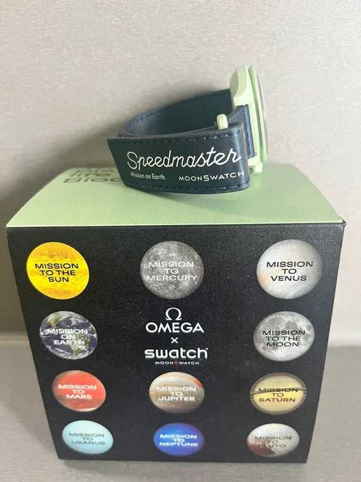 Omega x Swatch SO33G100 Earth - Limitowana Seria Świąteczna