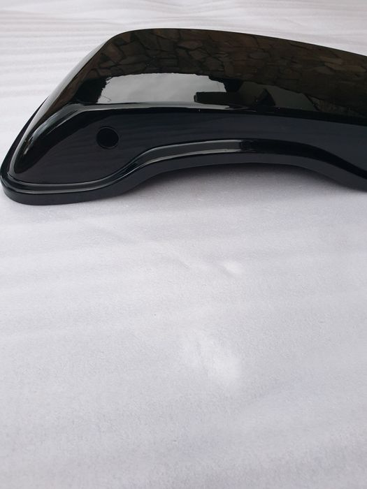 pokrywa kufra prawa OE Harley Touring, Electra, Road , Street do 2023