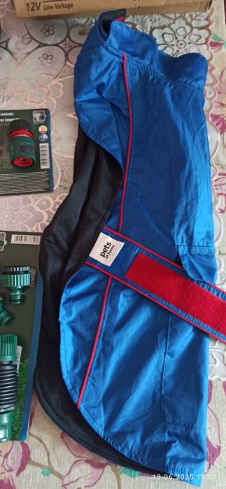 Продам санки,одежда на собаку(L),сумки разные