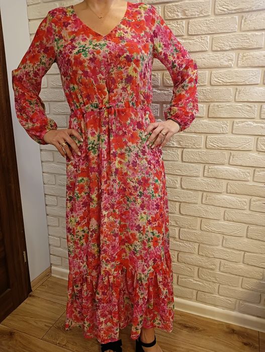 Kwiatowa długa sukienka