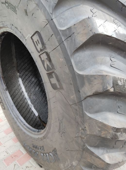 Продаж шин 800/65-32 або 30.5-32