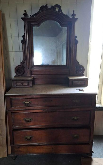 Toillete  com 4 gavetas