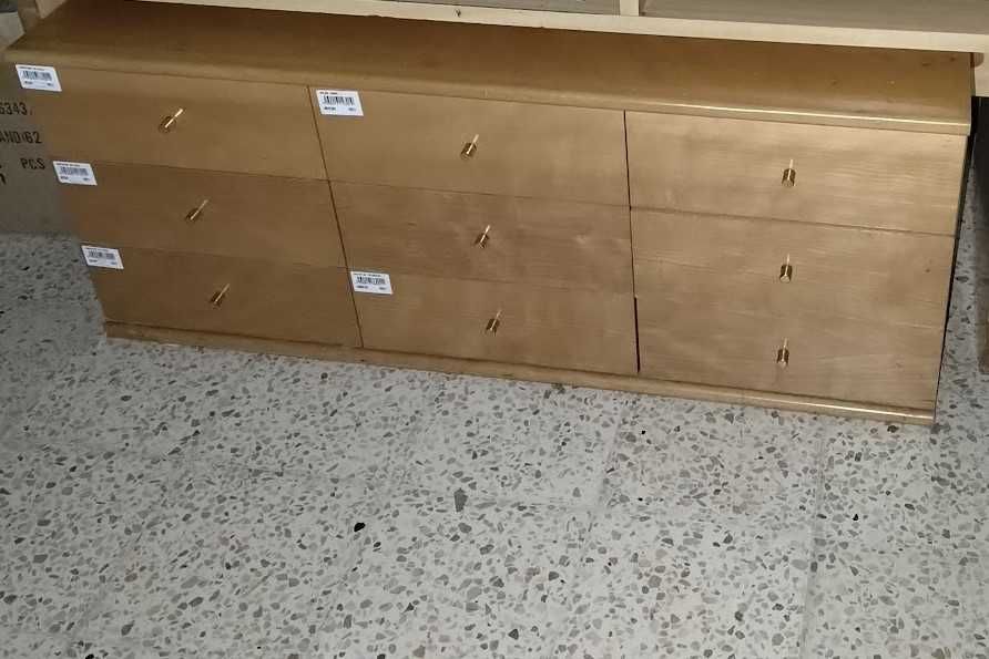 Cómoda - Móvel de 9 e 15 gavetas na cor faia