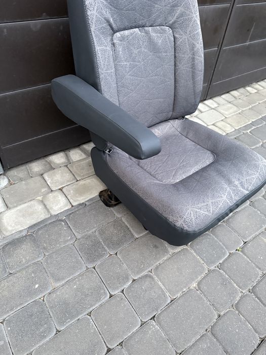Fotel kierowcy Renault Mascott + podłokietnik  98-10rok