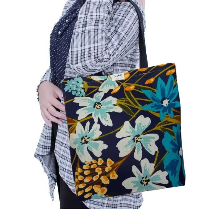Torba na zakupy – BLUE FLOWERS - Kwiatowy Urok i Funkcjonalność