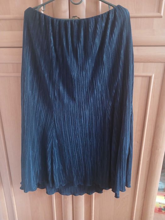 Продам спідницю плисіровану 62-64 розміра